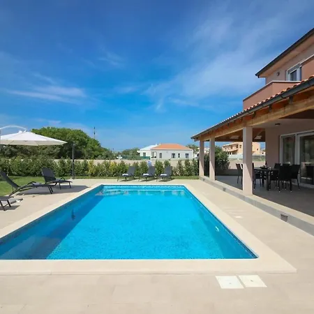 Mit Privatpool Fuer 8 Personen Ca 178 Qm In Pula, Istrien Istrische Riviera Dom wakacyjny